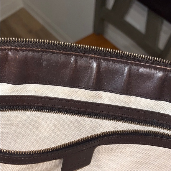 Gucci Brown Monogram crossbody Bag with Green & Red Web Stripe - Picture 11 of 14